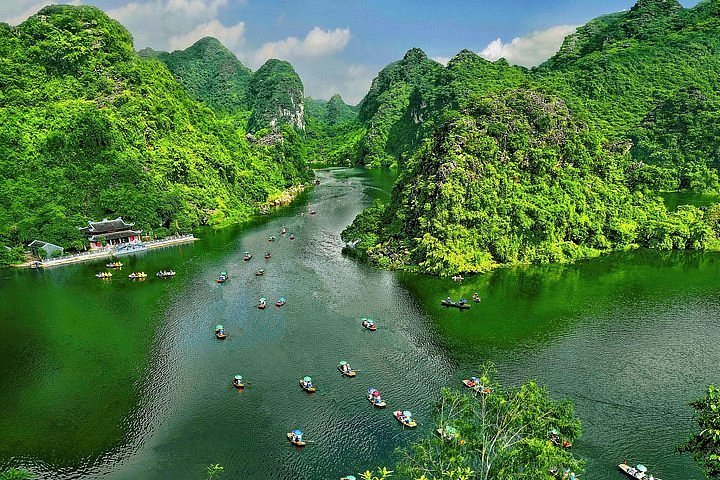 Cycling Through the UNESCO Wonderland: The Definitive Trang An Cycling Tour Guide
